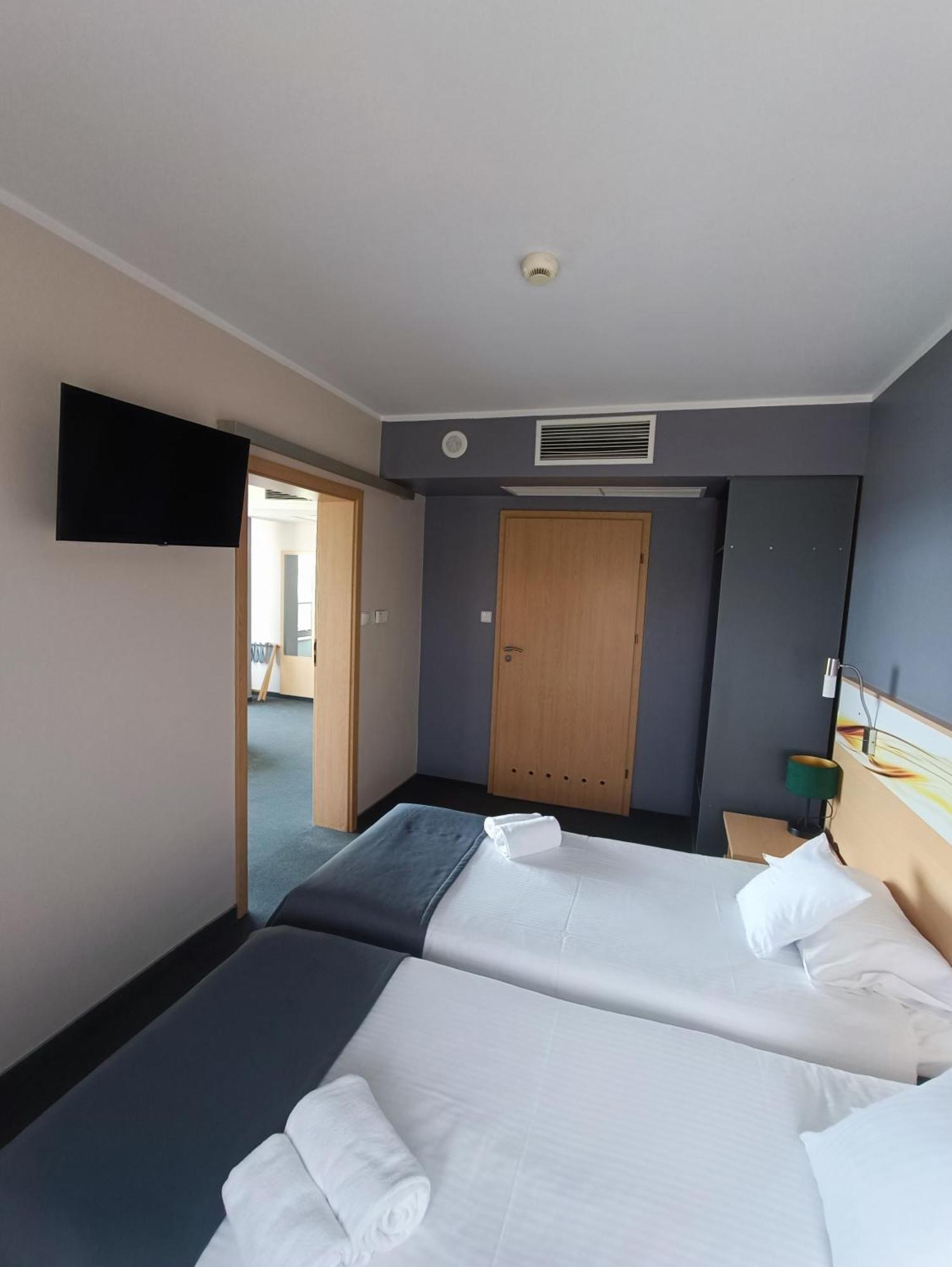 Quality Silesian Hotel Катовице Экстерьер фото