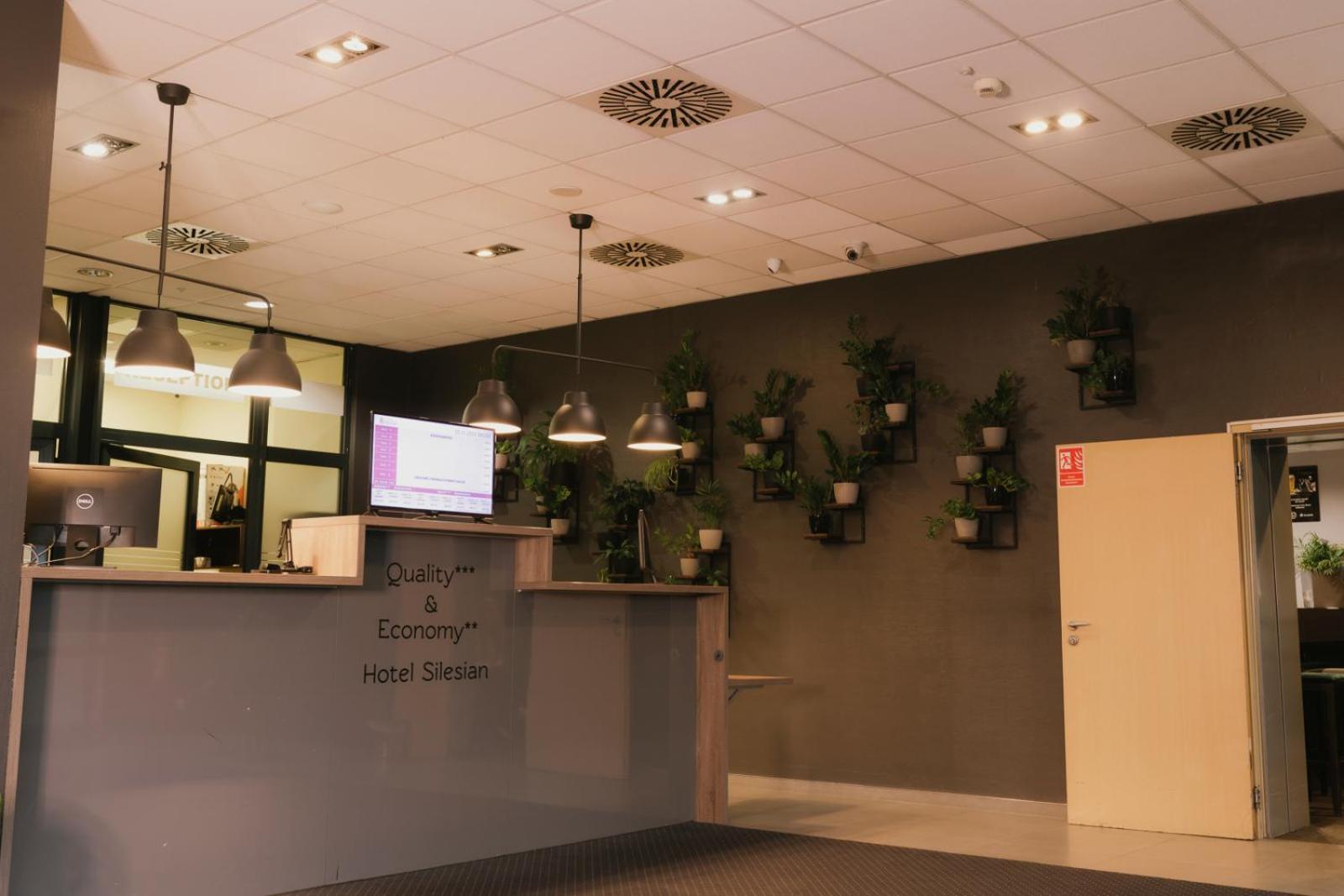 Quality Silesian Hotel Катовице Экстерьер фото