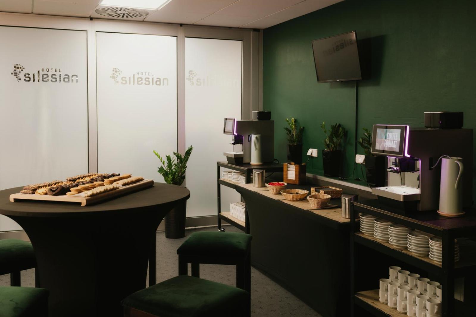 Quality Silesian Hotel Катовице Экстерьер фото
